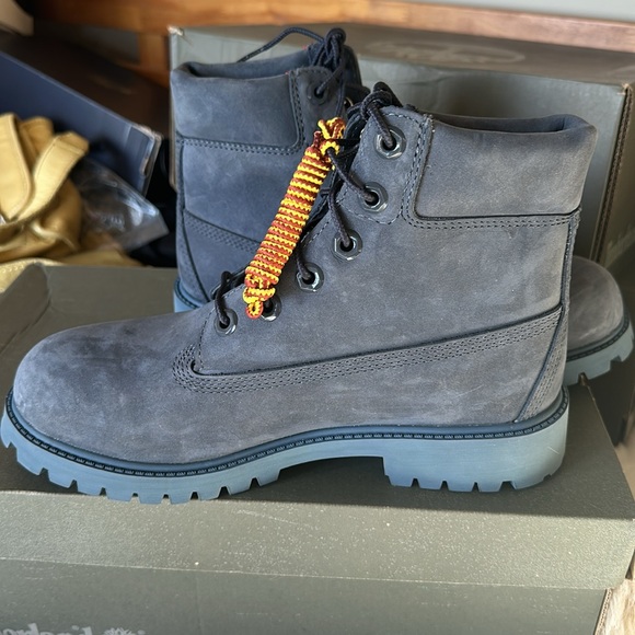 Timberland premium waterproof boot, navy, size 37.5 brand new, never worn - Picture 2 of 2